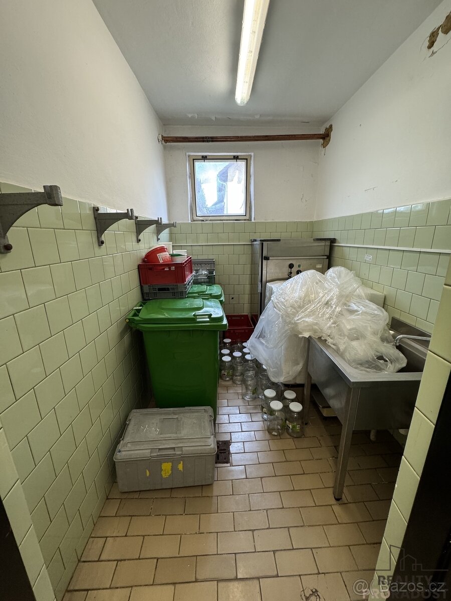 Prodej komerčního skladu - 17