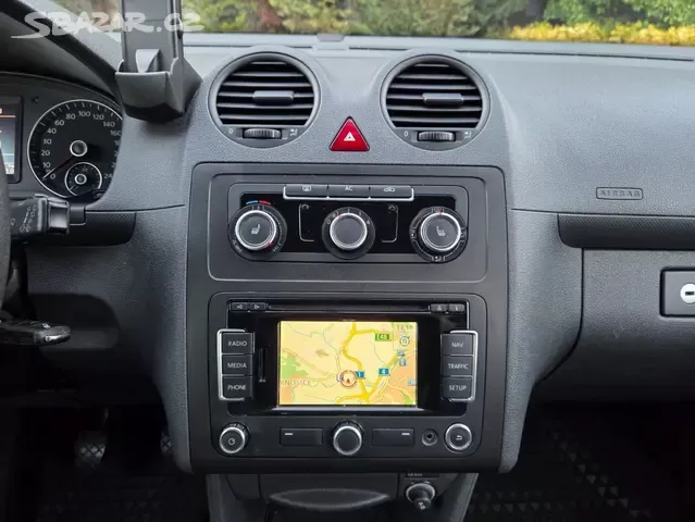 VW Caddy Maxi 2.0TDI 103kW, 2012, tažné, navi - 17