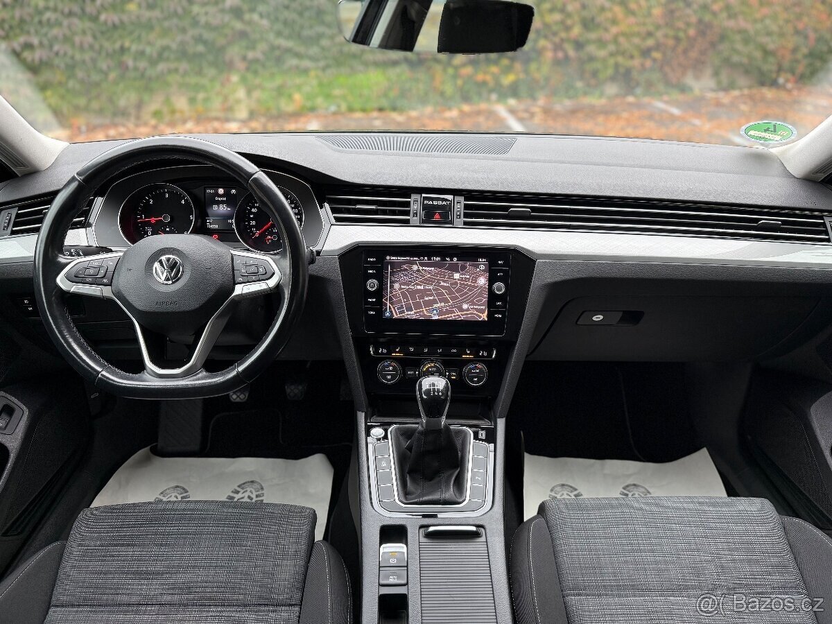 VW Passat B8 2.0 TDi 110Kw/MatrixFulled/Kamera/ACC/Highline - 17