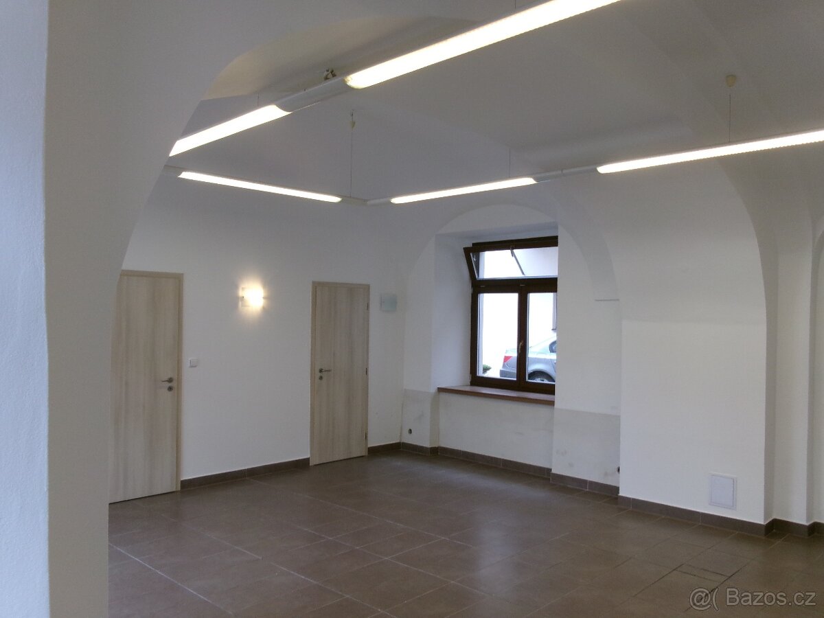 Obchodní prostory, Uherské Hradiště - 17