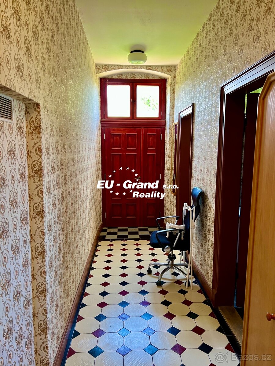 Prodej zrekonstruované vily z konce 19 století v Neugersdorf - 17