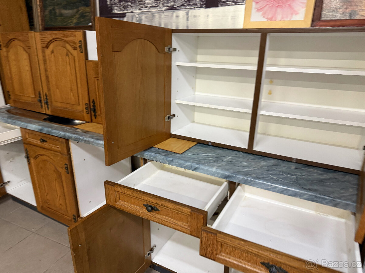 Dubová kuchyňská linka 370cm s lednicí - 17