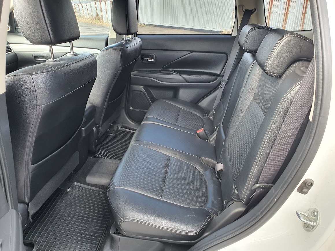 Mitsubishi Outlander PHEV - 17