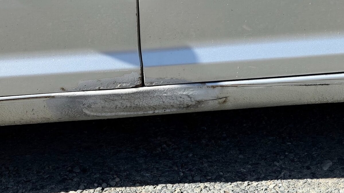 VW Touran 1,9 TDI 2010 - 17