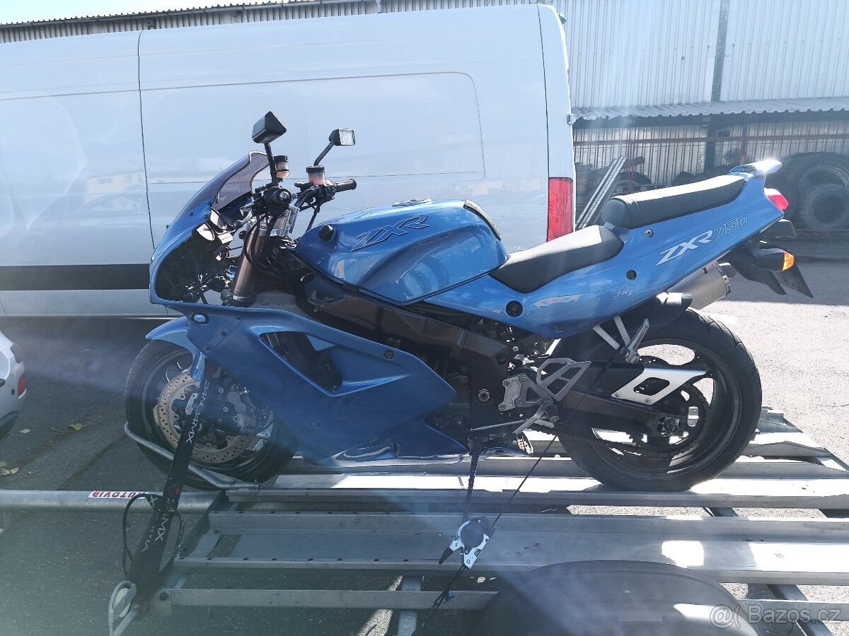 Kawasaki ZXR - 17