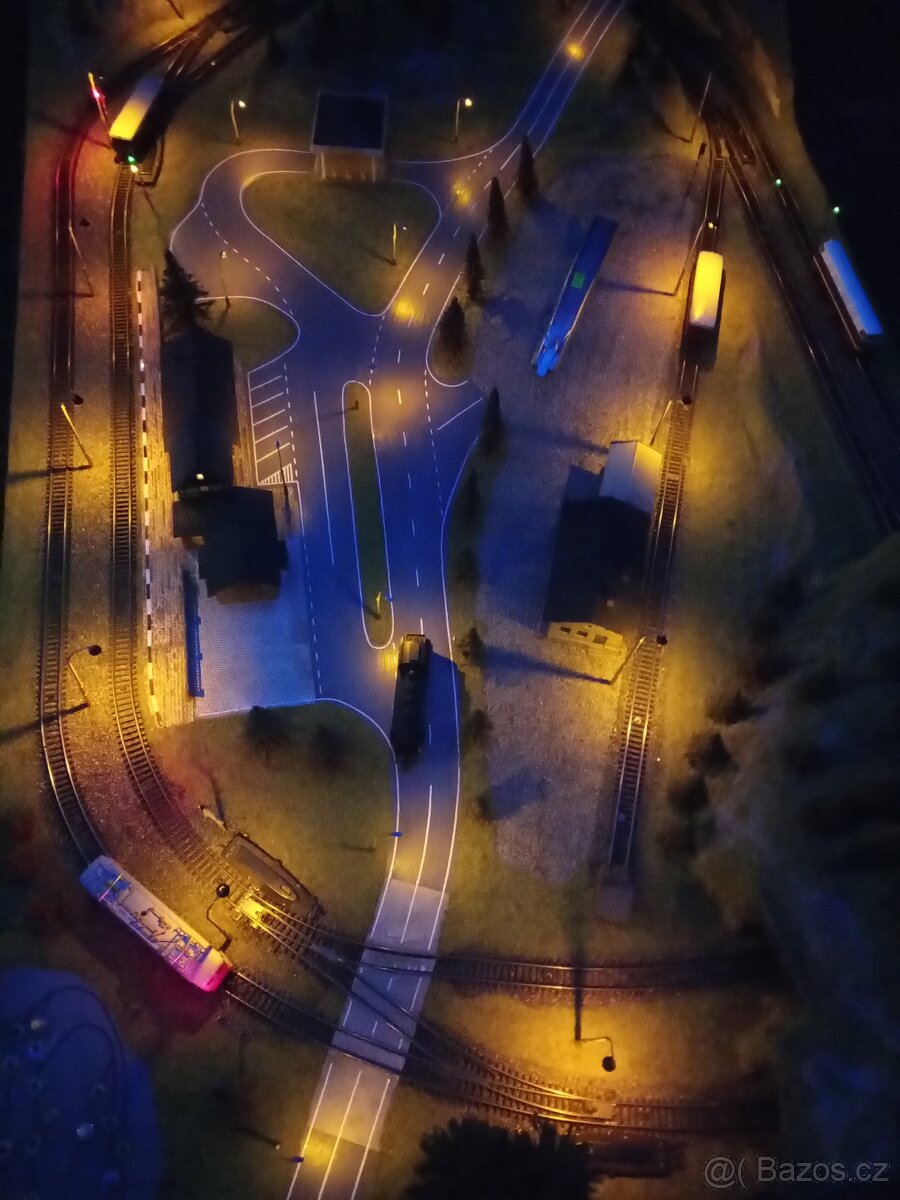 Prodám kolejiště TT plně funkční dva okruhy - 17