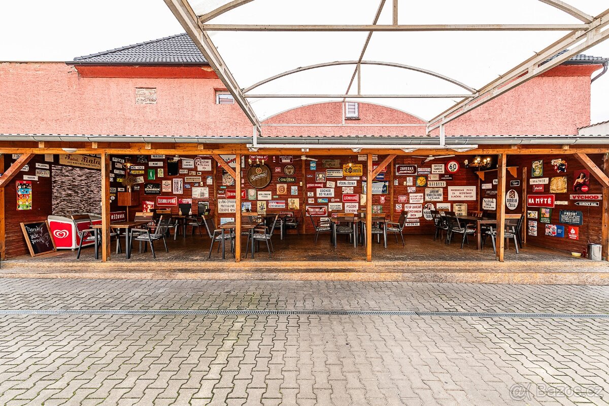 Prodej zavedeného motorestu s ubytováním, sálem a prodejnou - 17