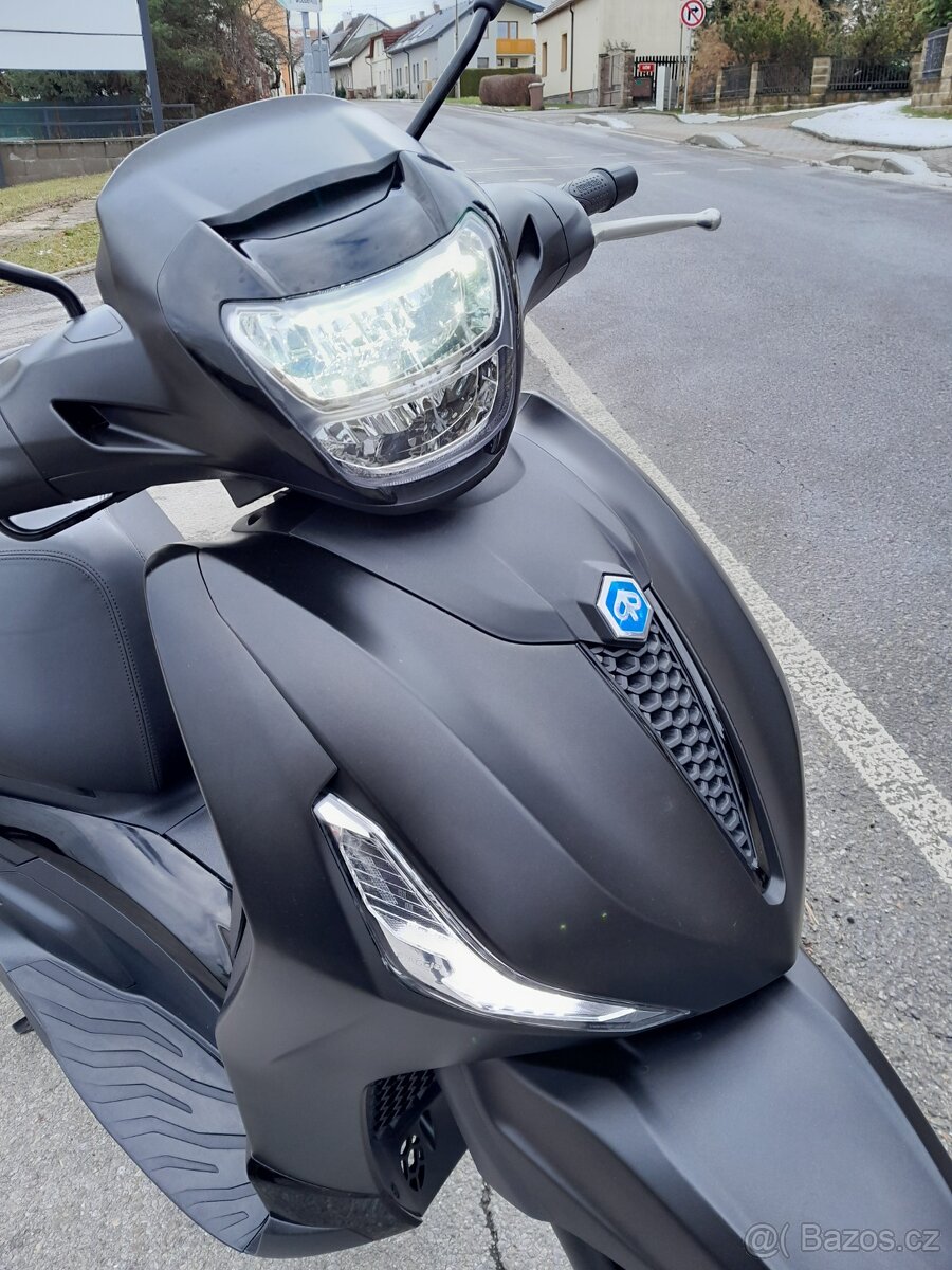 Piaggio Beverly 300i HPE, 2023, 6000km, ZIMNÍ CENA - 17