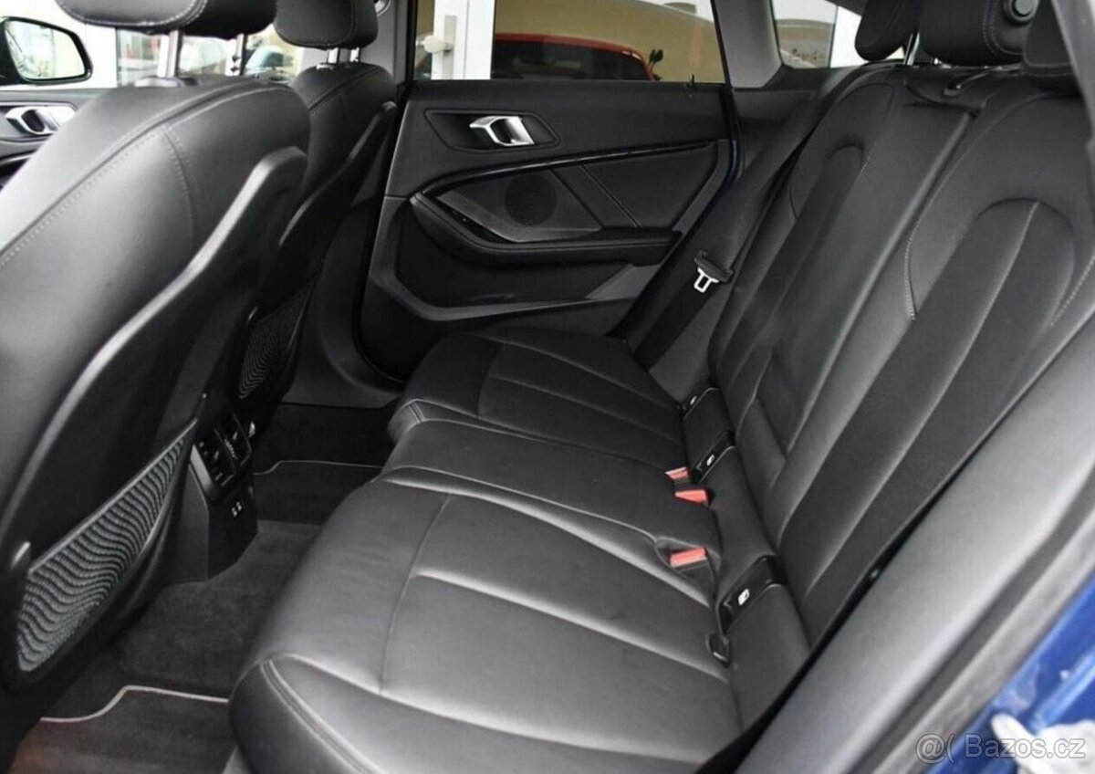 BMW Řada 2 218d NAVI CARPLAY 1M ČR - 17