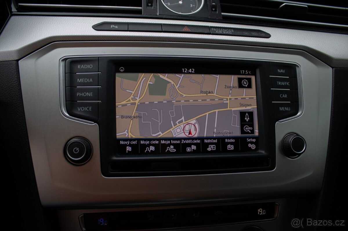 Volkswagen Passat Variant 1.6TDI DSG - 17