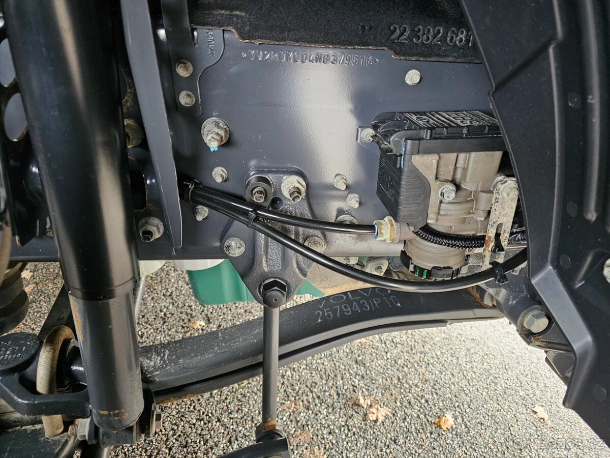 Volvo FH13 460 6x4 / Zalamovací hák / Nosič kontejnerů HYVA - 17