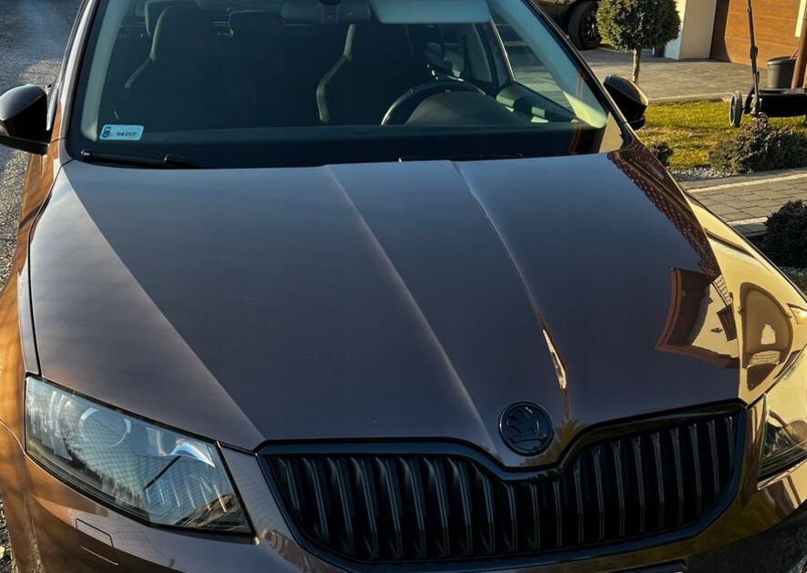 PREDNI MASKA OCTAVIA 3 / 3FL / 4 RAMECEK GRILU MASKY CERNY - 17