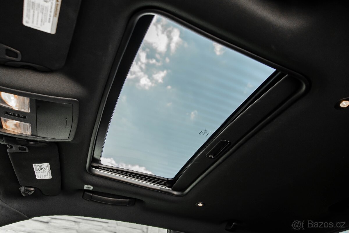 Dodge Challenger 392 Hemi Scat Pack Shaker - 17