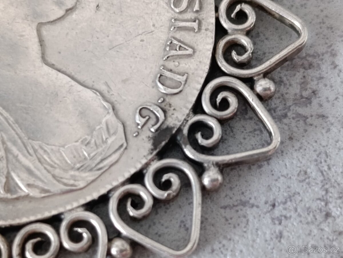 Velká stříbrná mince - tolar Marie Terezie v rámečku, PUNC - 17