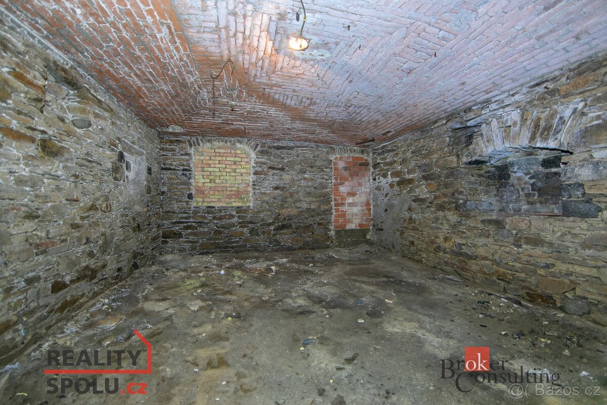 Prodej, komerční/ubytování, 520 m2, nám. J. Švermy, Kovářská - 17