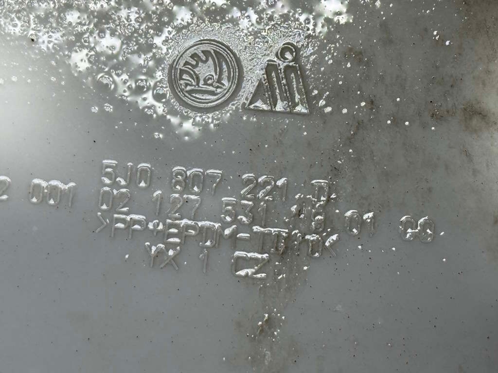 ŠKODA FABIA 2 FACELIFT nárazník + maska 5J0807221D - 17