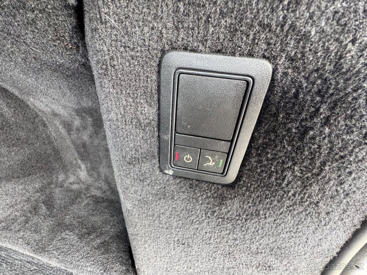 Land Rover/Range Rover SPORT 3,0D 215kW HSE VYMĚNÍM - 17