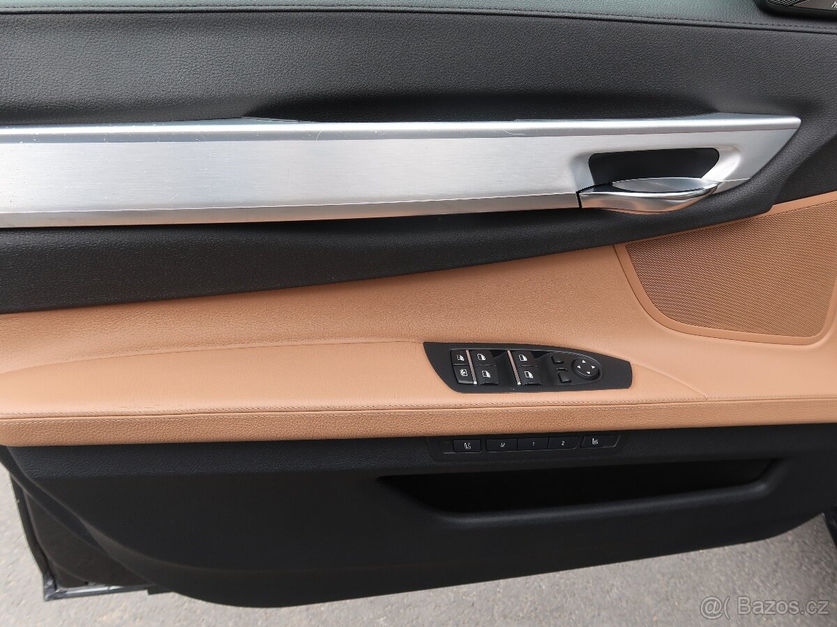 BMW 750d 750d,xDrive,280kW,1majČR,DPH - 17