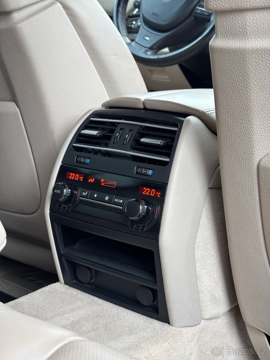 BMW 750i xDrive M-paket F01 - 17