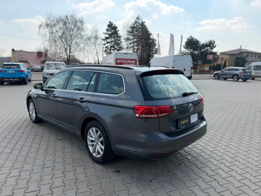 Volkswagen Passat - 17