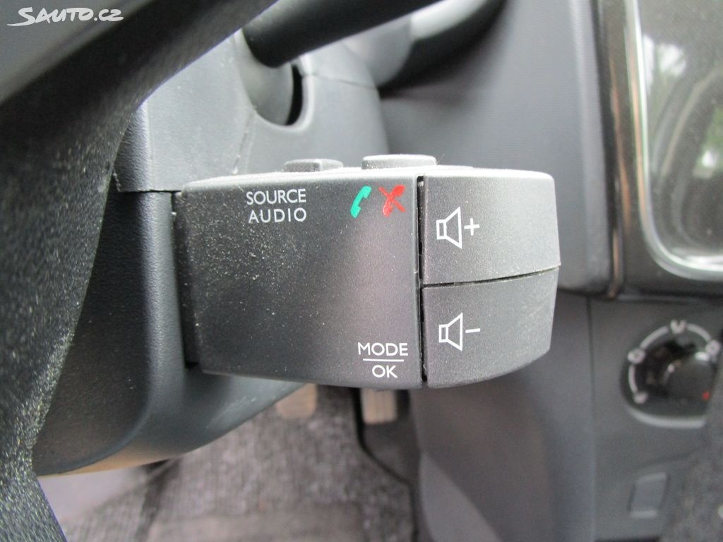 Dacia Sandero, 1,0-54KW-NOVÁ STK+OLEJ - 17