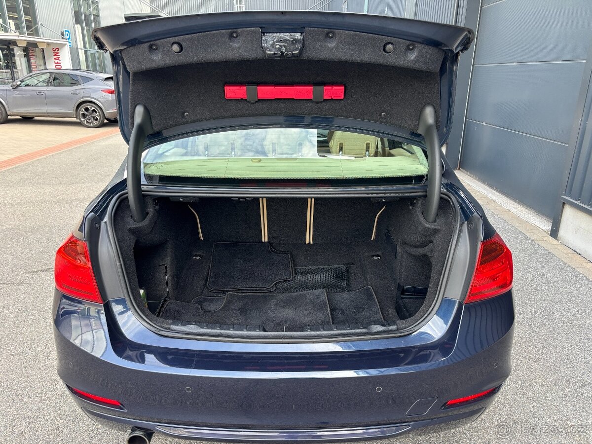 BMW Řada 320i 135kW 1majitel - 17