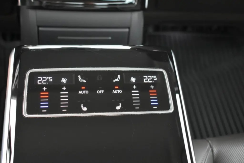 Audi A8, 50 TDI,Qu.,MATRIX,B&O,z.05/24 - 17