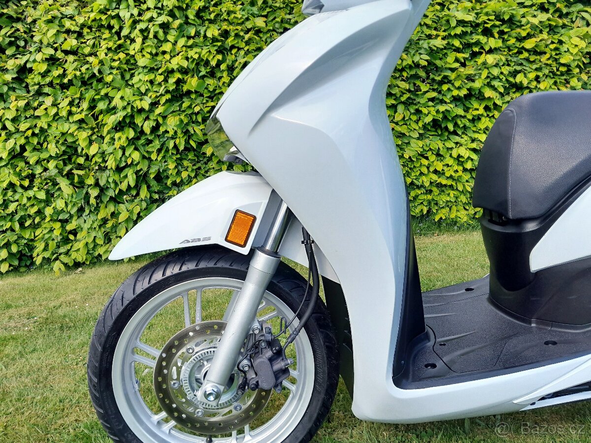 Honda SH 350i ABS - 17