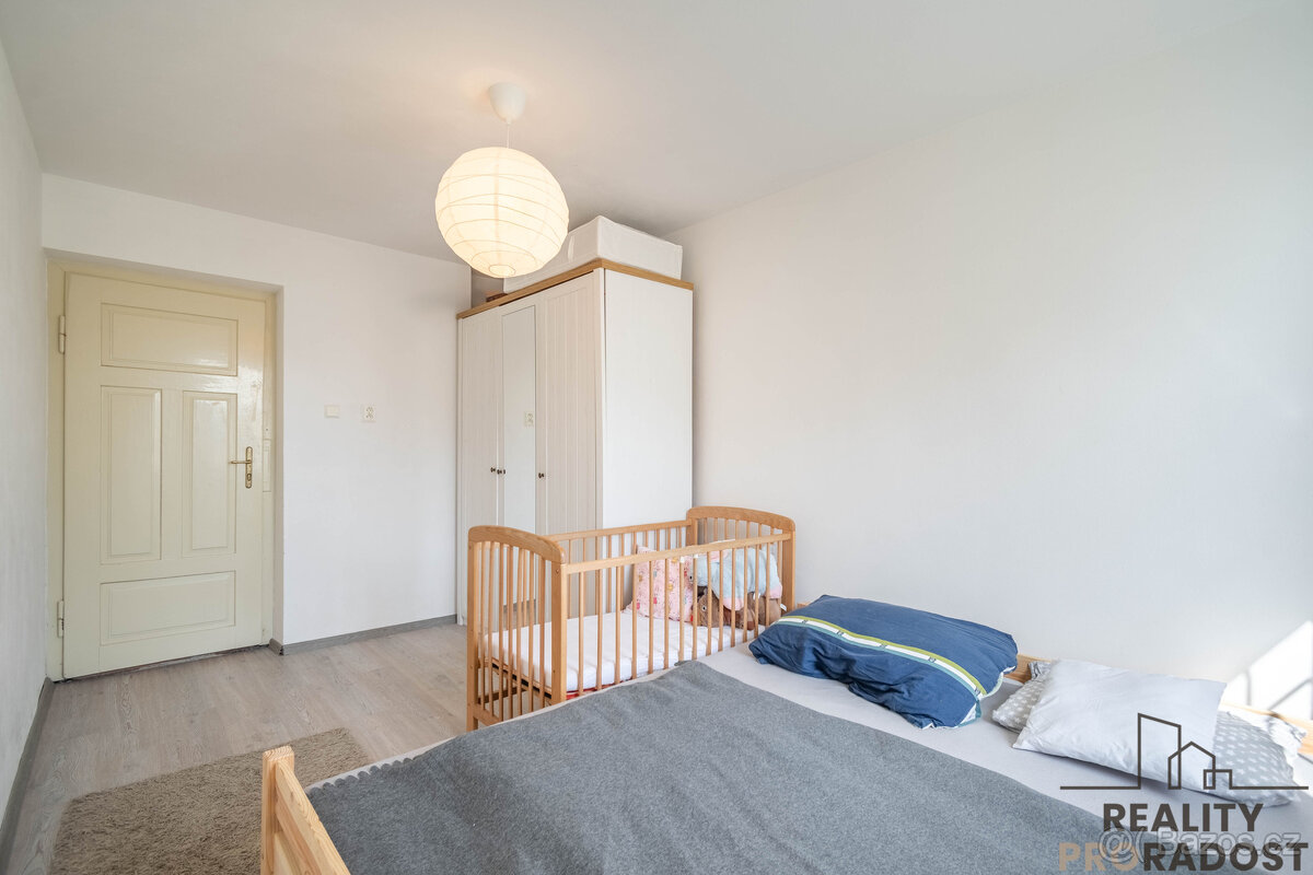 Zrekonstruovaná útulná chalupa s garáží a prázdnou půdou kou - 17