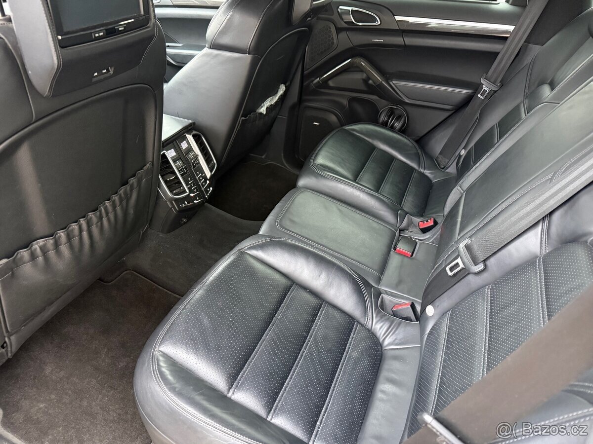 Porsche Cayenne 3.0 TDi 180kw rok- 2011 DPH - 17