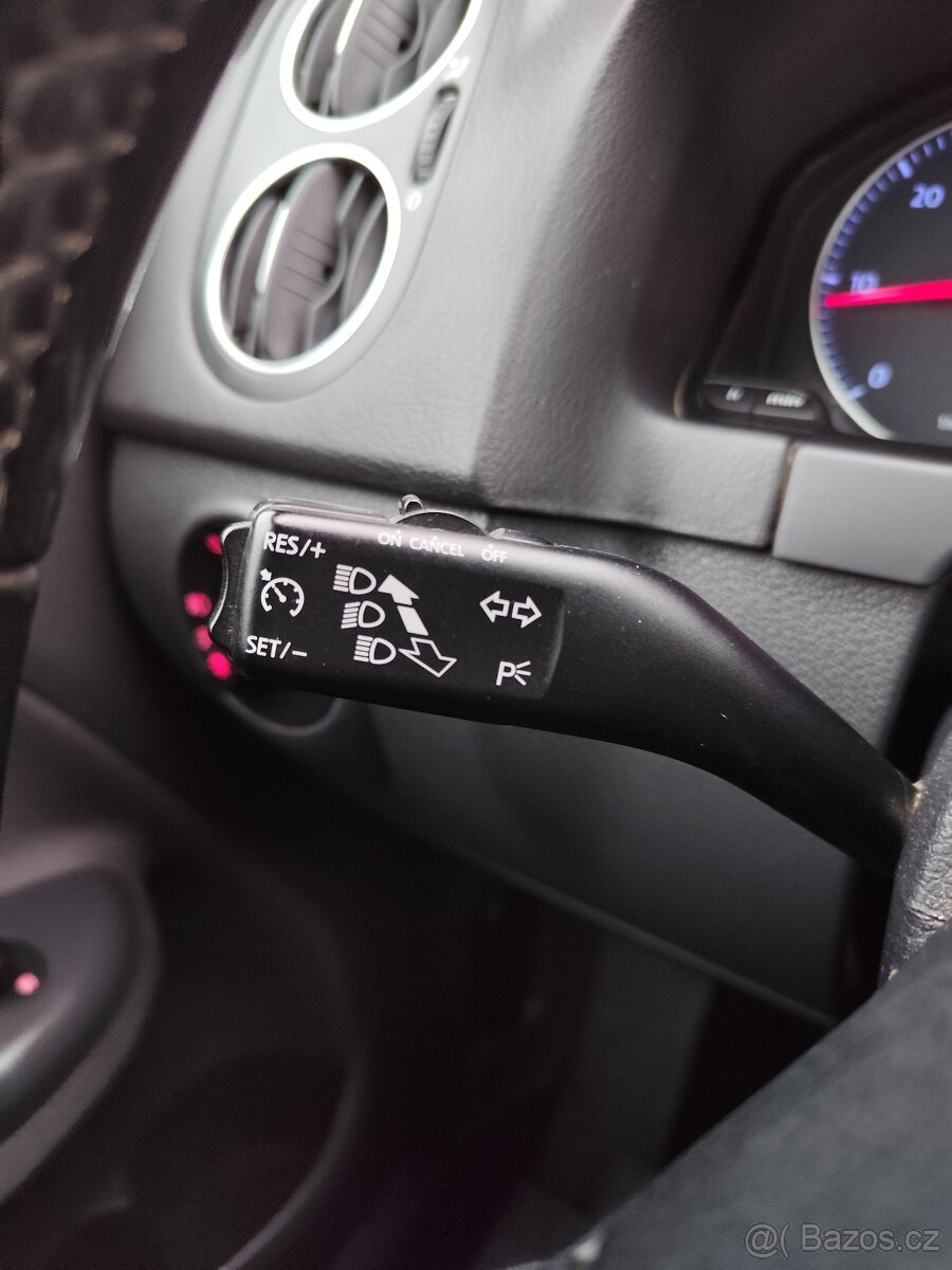 VW Golf Plus Highline 1.9 TDI -- 162 000 km - - 17