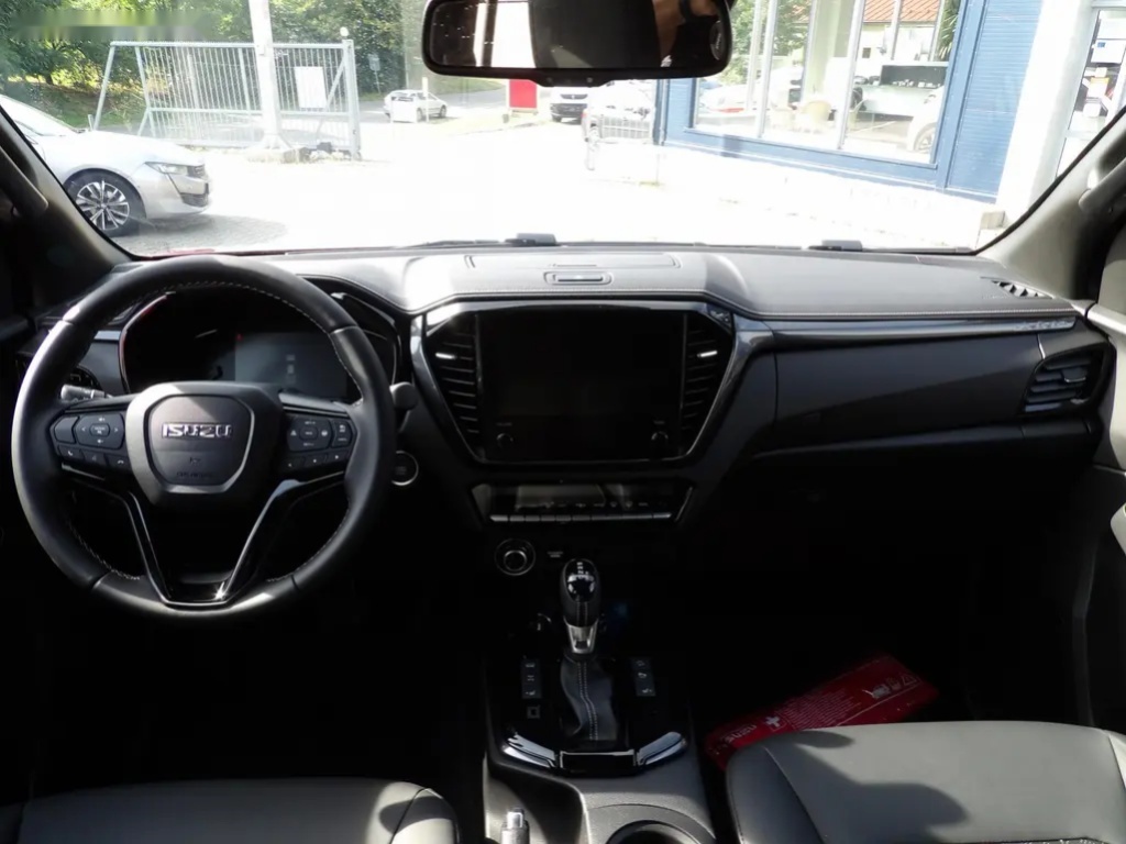 Isuzu D-Max, V-Cross Double Cab 4x4 A/T 2 - 17