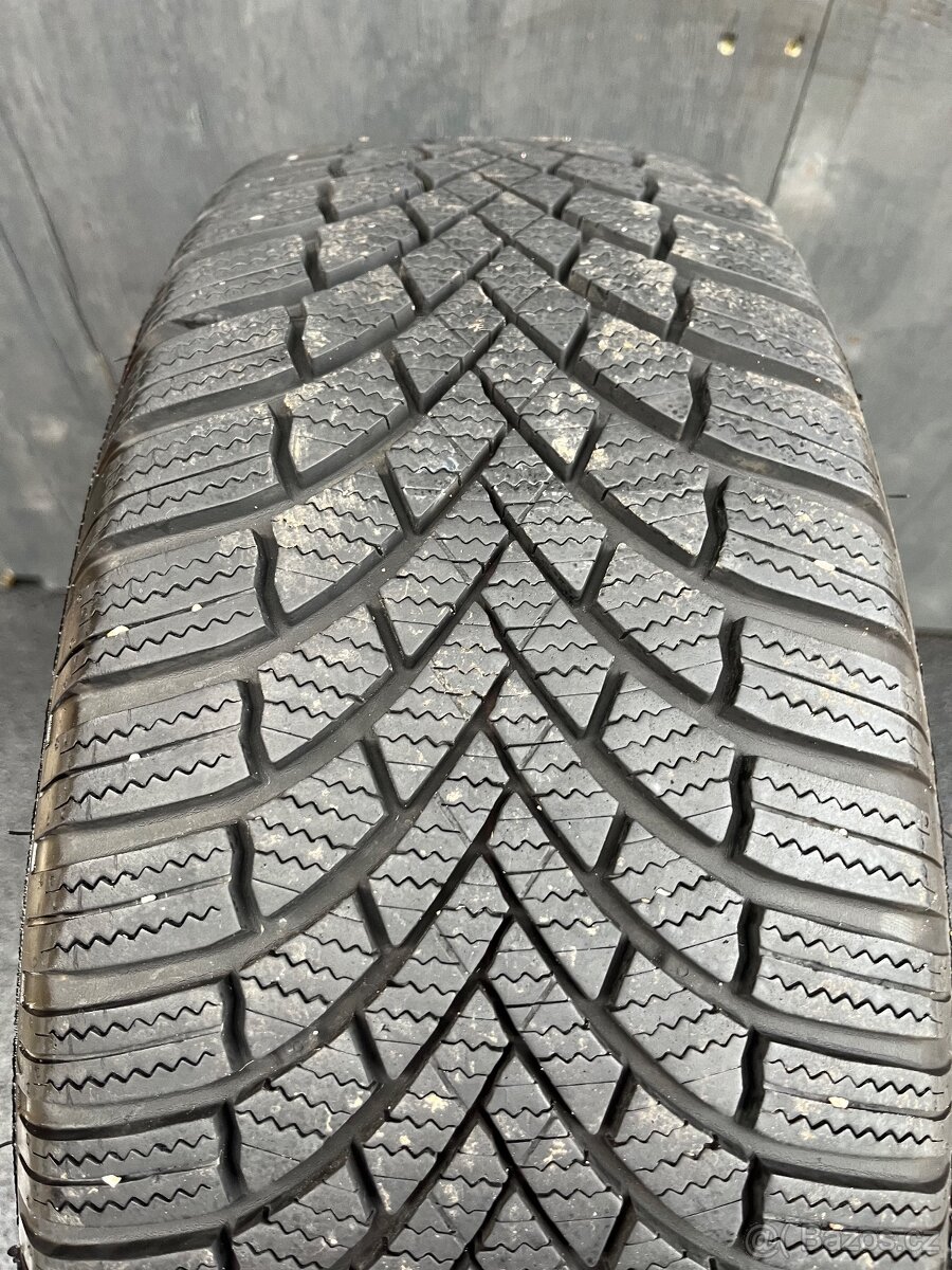 Alu. škoda octavia LYRA 5x112 205/55/17 - 17