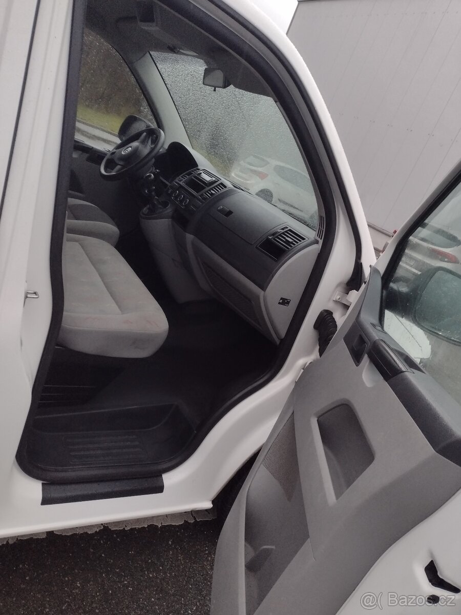 Volkswagen Transporter T5.1 2.0TDI - 17