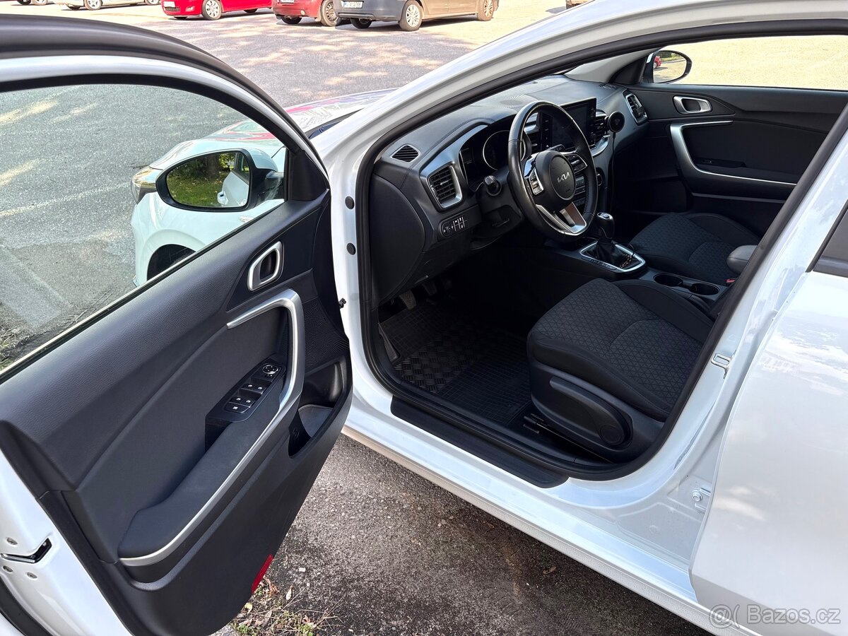 KIA Ceed SW 1,5 T-GDI 118kW ZÁRUKA r.2023 - 17