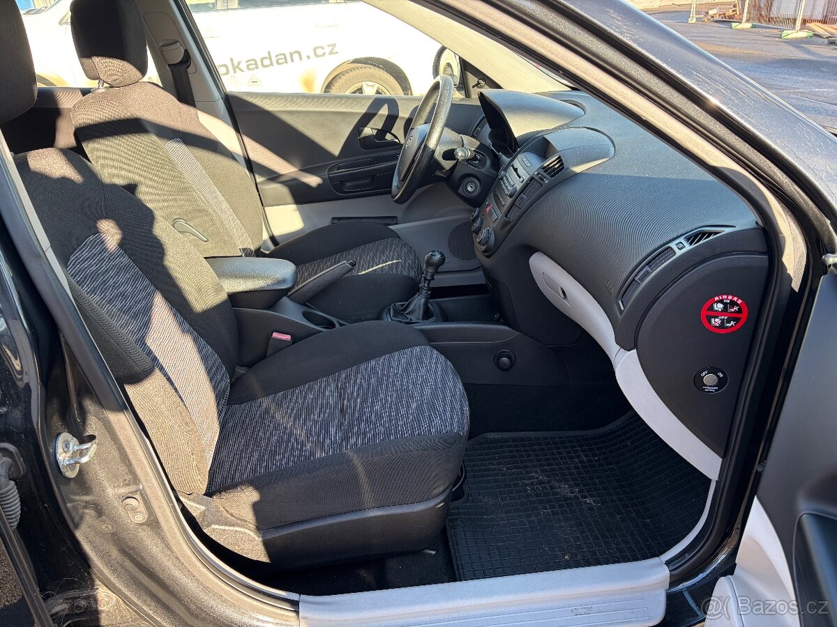 Kia Cee´d, 1,6 CRDi 84kW, 1. MAJITEL - 17