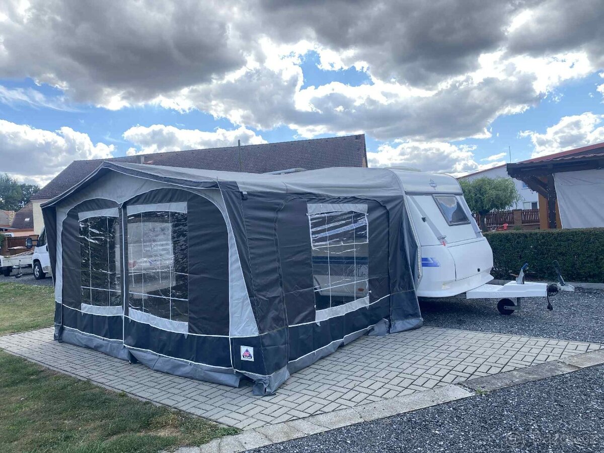 Hobby De Luxe 440 / 100 km/h/ Francouzská postel - 17