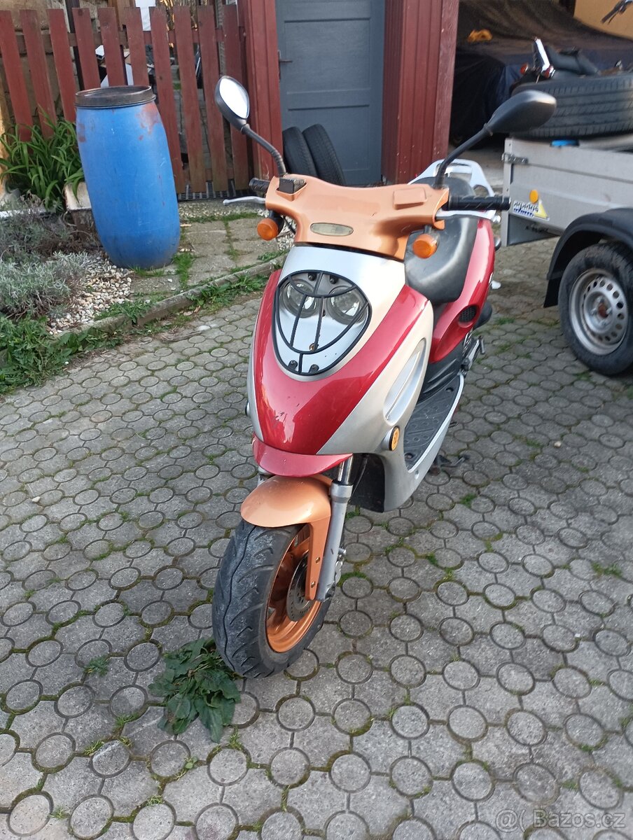 Dva skútry Yuki rally a Moto Zeta - 17