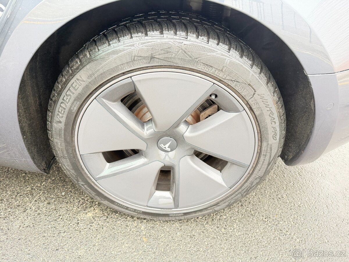 Tesla Model 3, model 2021 Long Range AWD – 82 kWh - 17