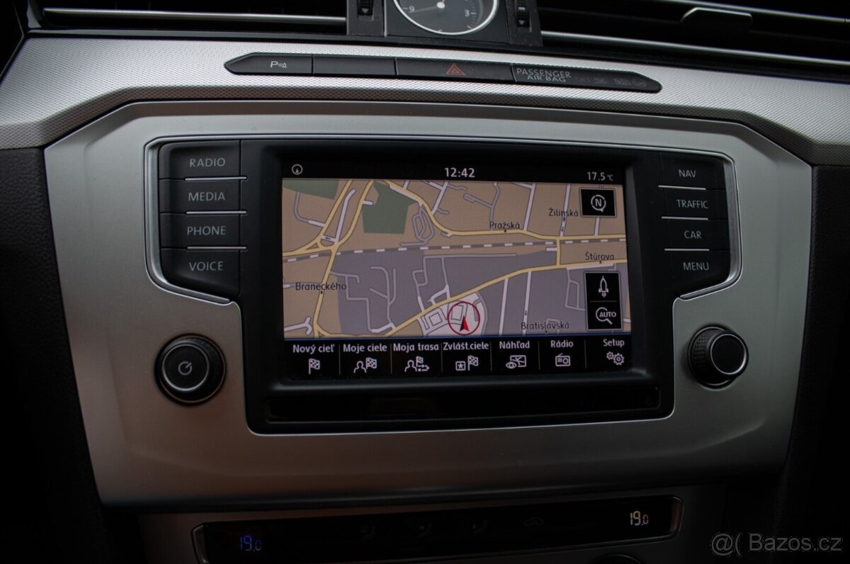 Volkswagen Passat Variant 1.6TDI DSG - 17