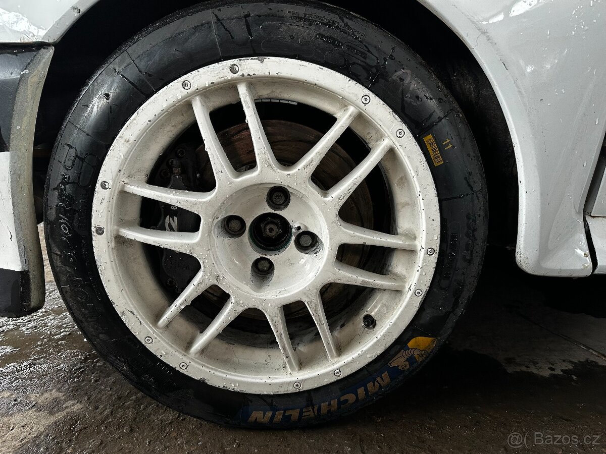 Volkswagen Golf závodní 1991 GTI raketa Rallye, cca 200 koní - 17