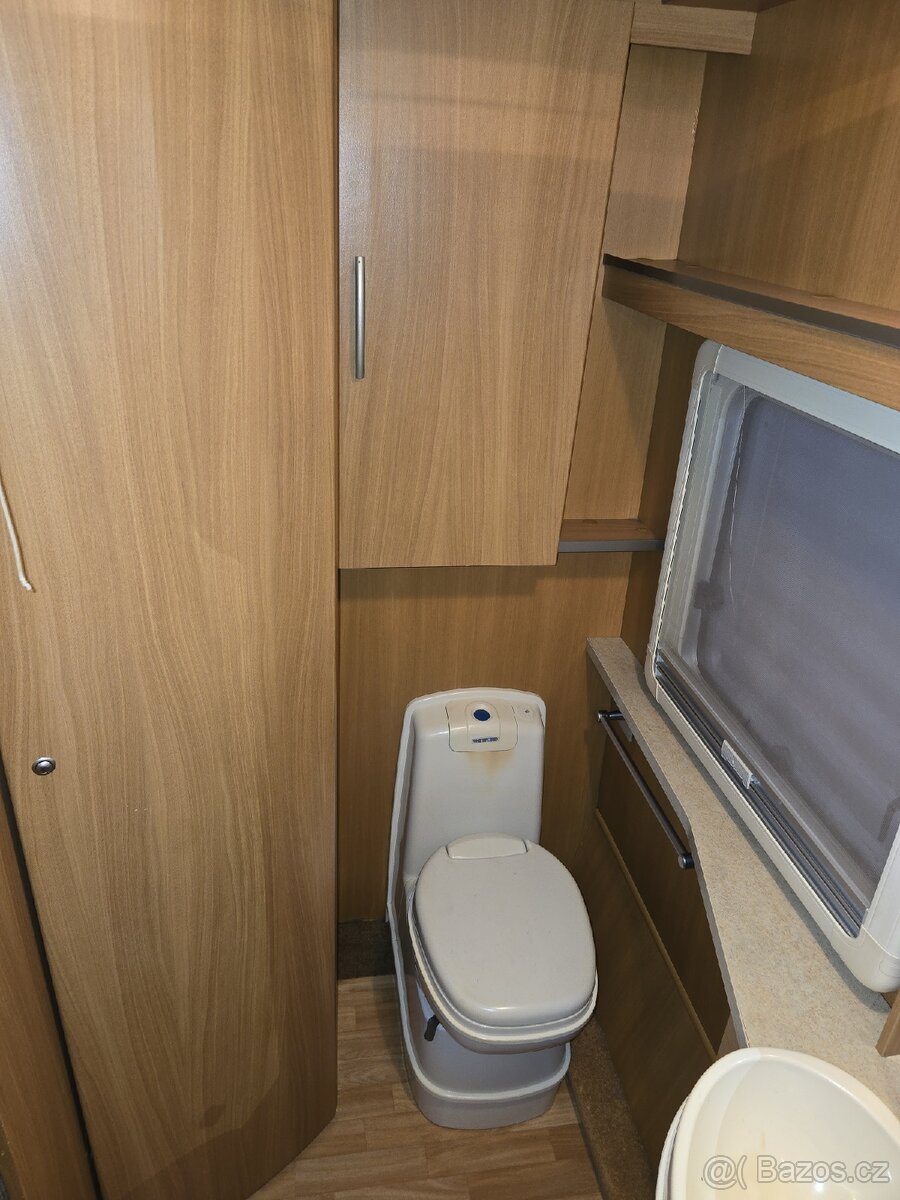 Karavan Swift Conoueror 655 Lux Pro 4/5 osob Pojezd - 17