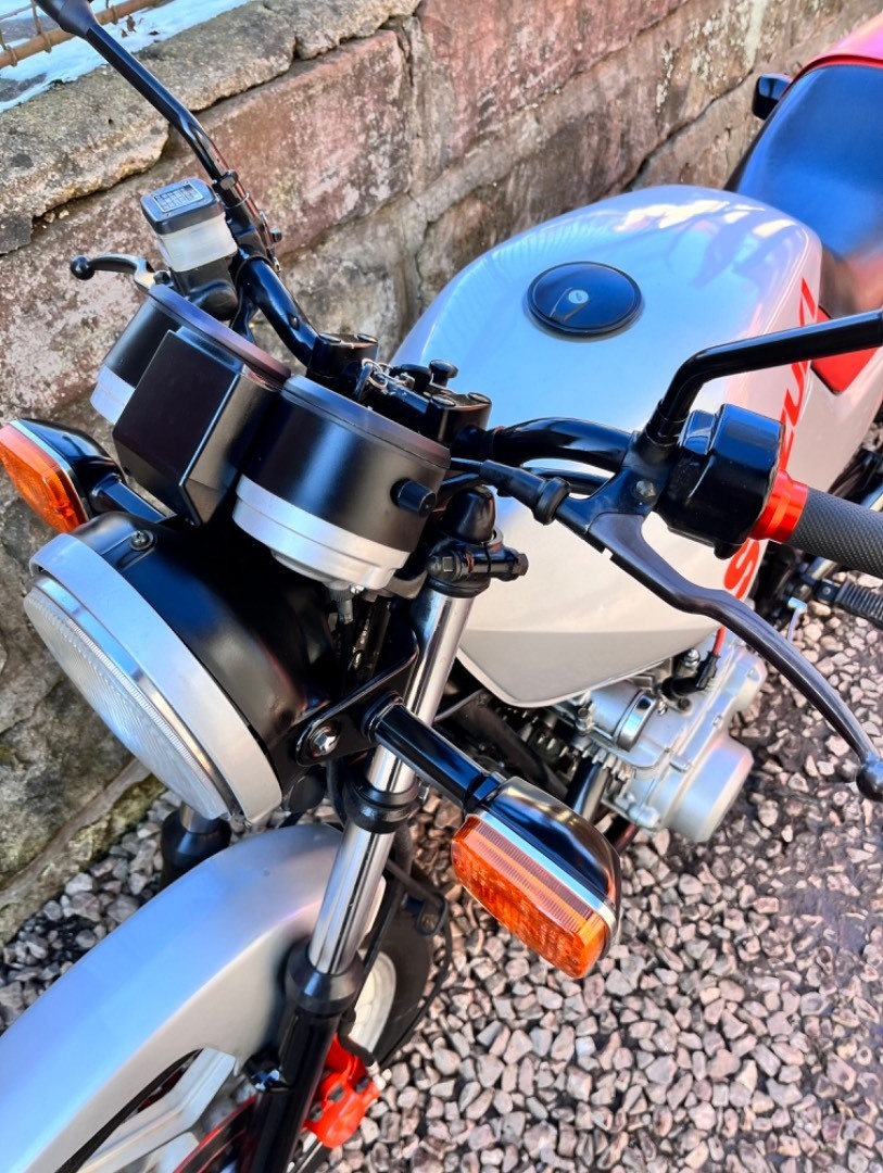 Suzuki Katana 650G - 17