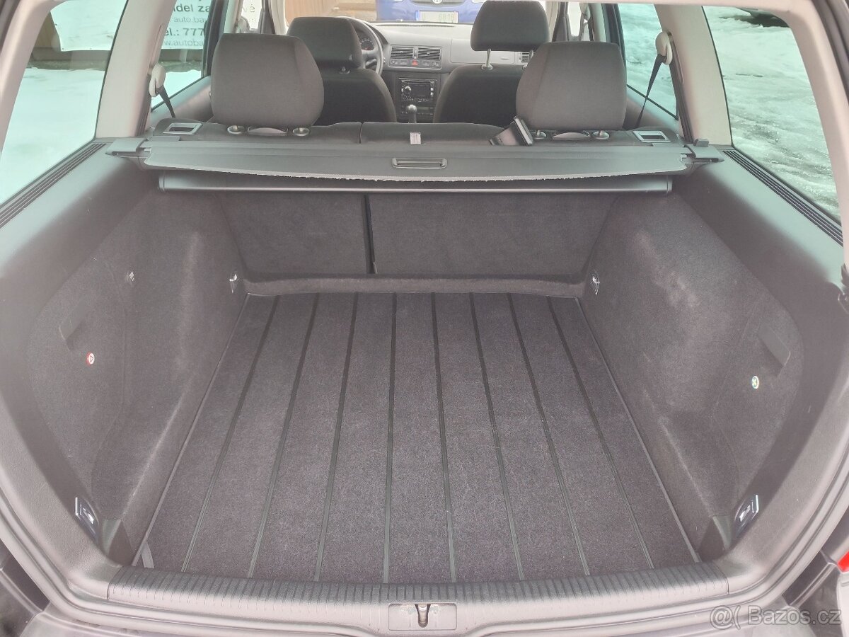 VW Golf IV Variant 1.6,16V,77kw.R.V.2/2003.Km 231 300 - 17