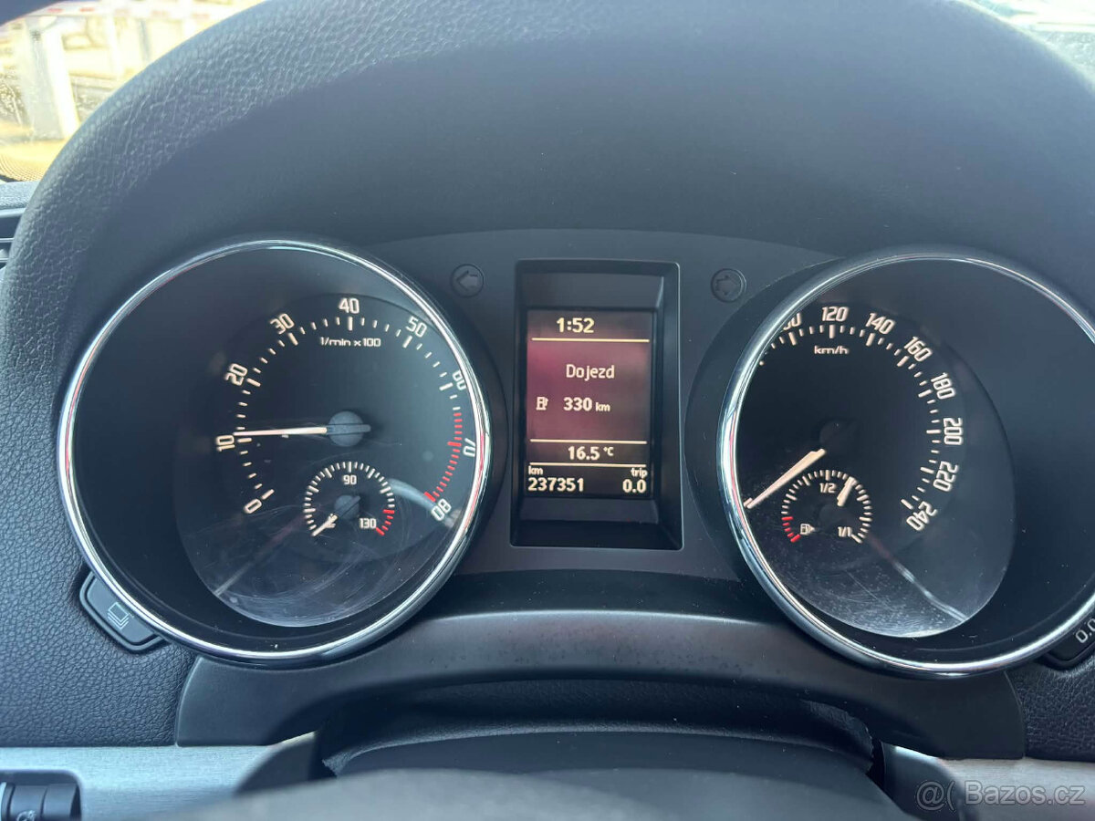 Prodám Škoda Yeti 1.8 TSi 4X4 - 17