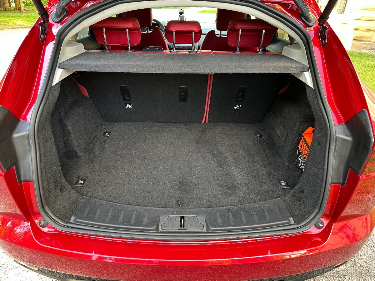 Jaguár E-PACE 2,0 D, 110 kW, CENA netto 398000 - 17