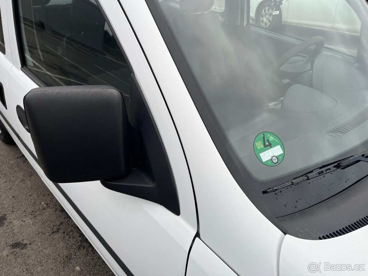 OPEL COMBO 1.3 CDTI. SUPER STAV. NOVÁ STK . SERVISNÍ KNÍŽKA - 17