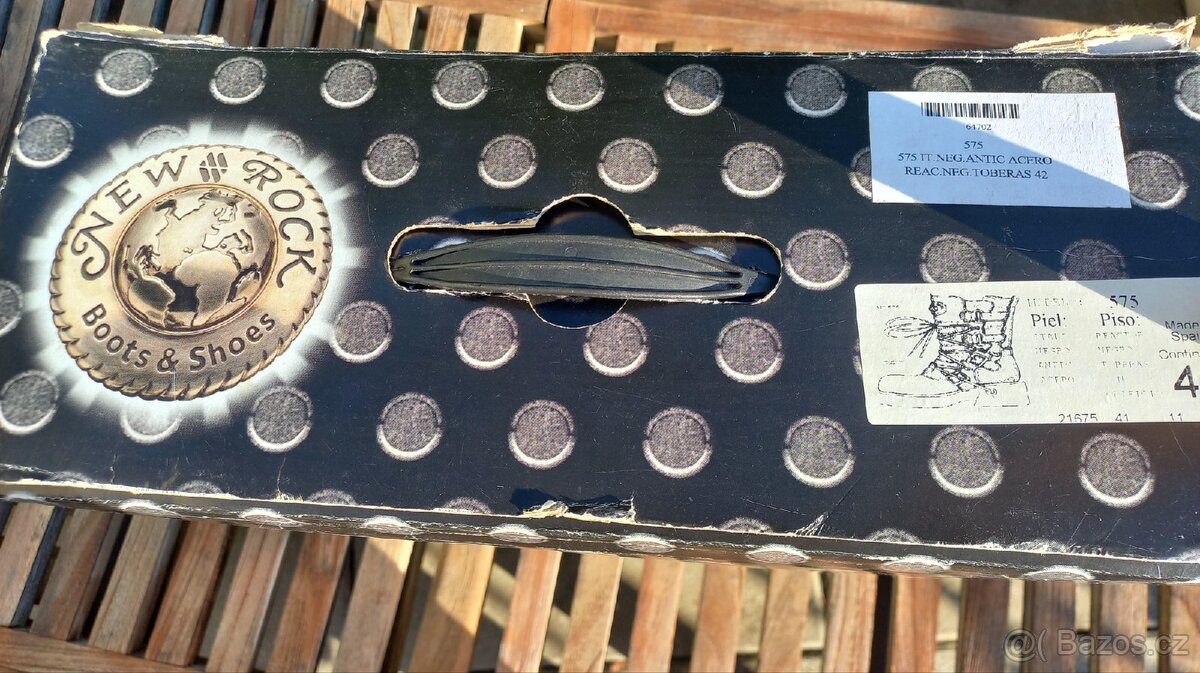 Boty 42 vel. New Rock Reactor - 17