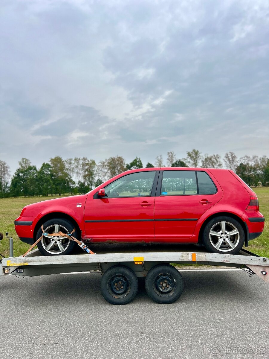 Volkswagen Golf IV 1.6 - 17