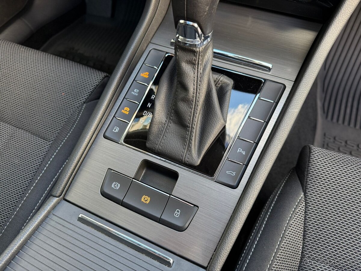 Škoda Superb iV Combi Style 1.4 TSI 160kW - záruka Autodraft - 17